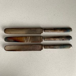 Qty (3) Table Knives Marked “Imperial Silverware Co. Triple Plate. 12 Dwts.”